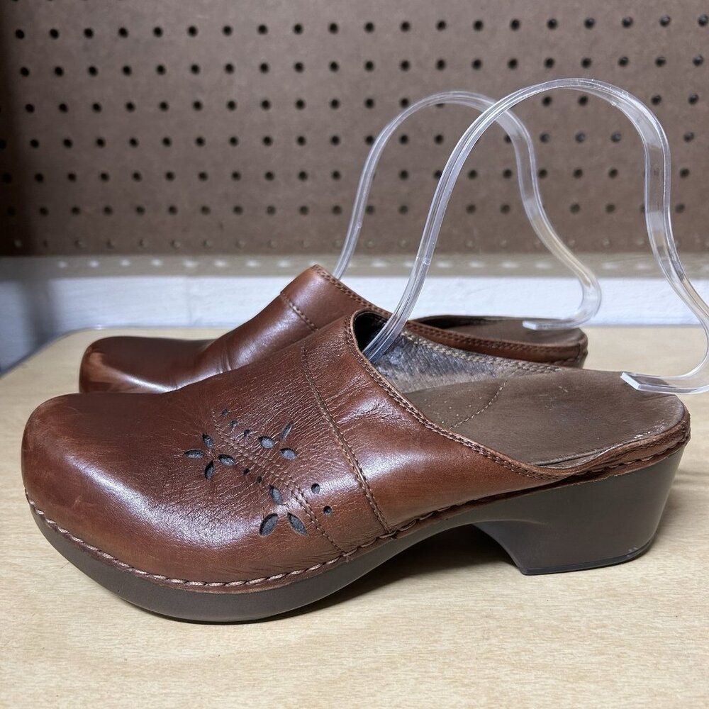 Dansko Trina Mule Clogs Chestnut Brown Floral Cut Out Women's Size EU 39 8.5-9